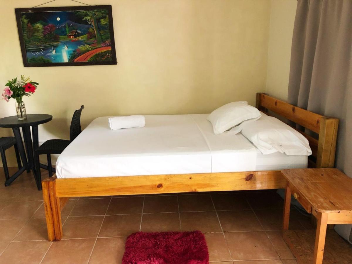 Sunshine Hotel Little Corn Island Ngoại thất bức ảnh
