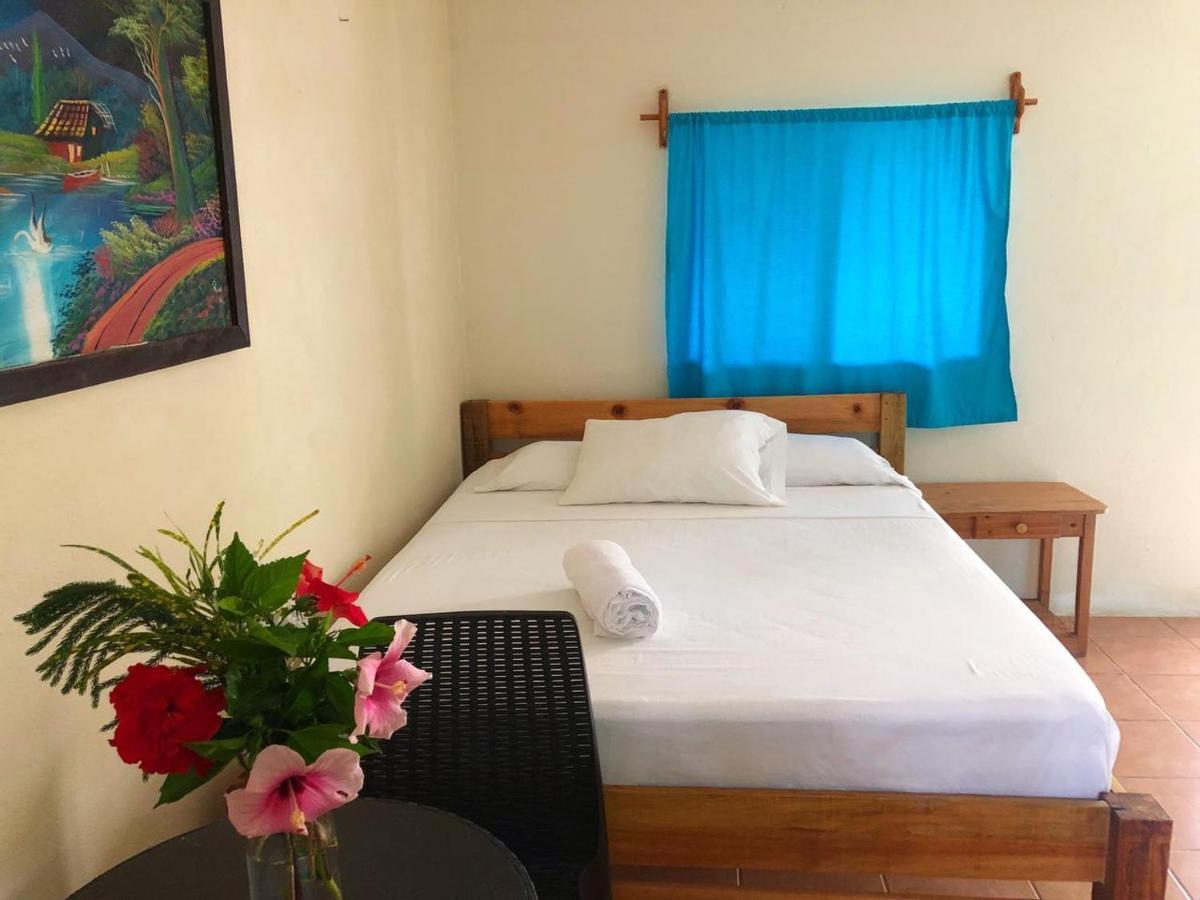 Sunshine Hotel Little Corn Island Ngoại thất bức ảnh