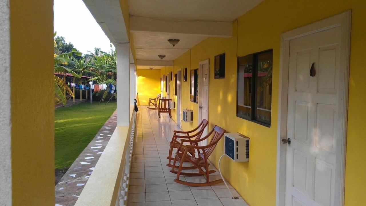 Sunshine Hotel Little Corn Island Ngoại thất bức ảnh
