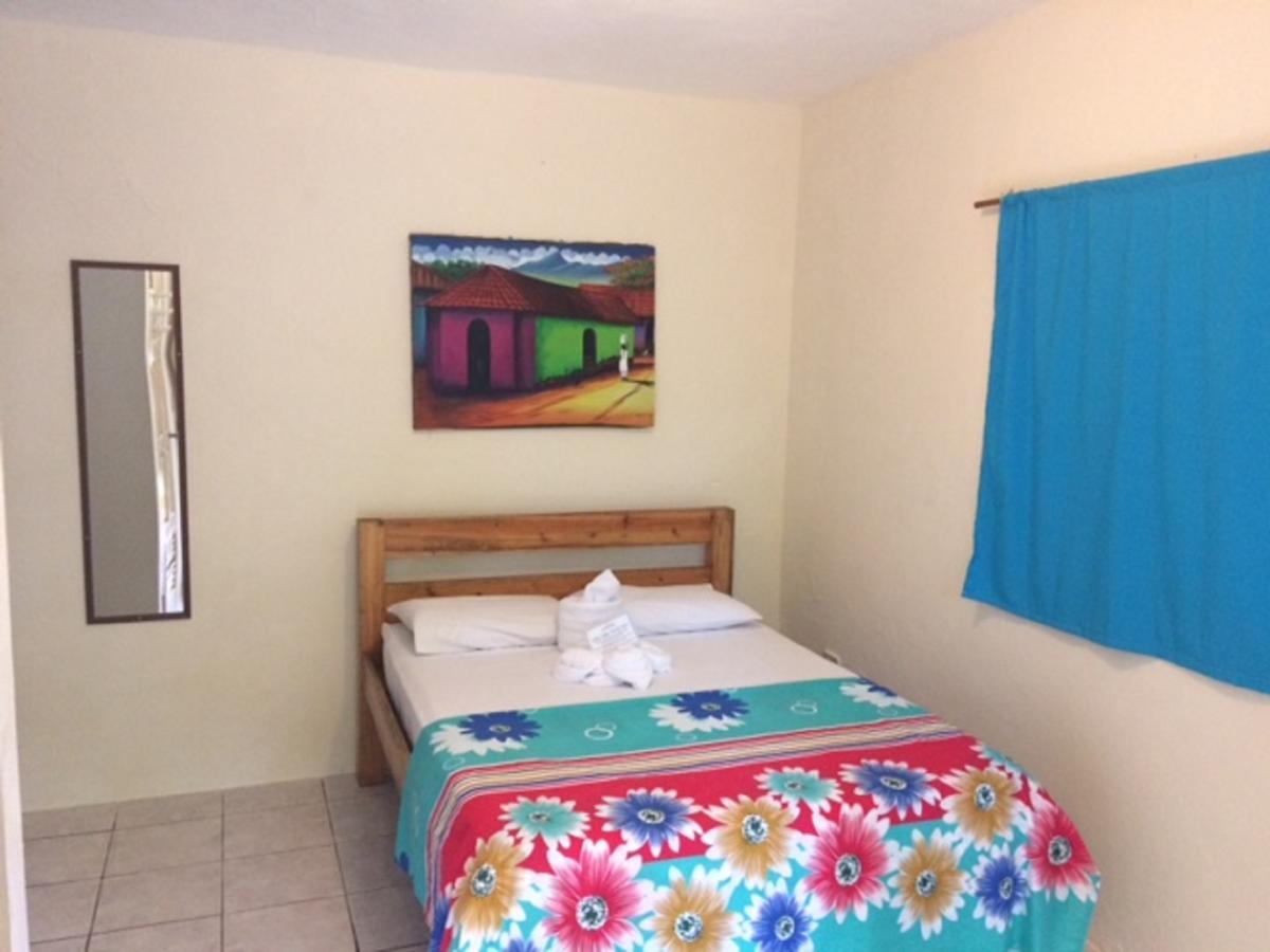 Sunshine Hotel Little Corn Island Ngoại thất bức ảnh